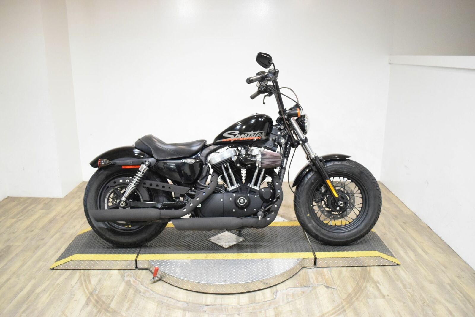 2010 Harley-davidson Sportster® Forty-eight™  2010 Harley-davidson Sportster® Forty-eight™
