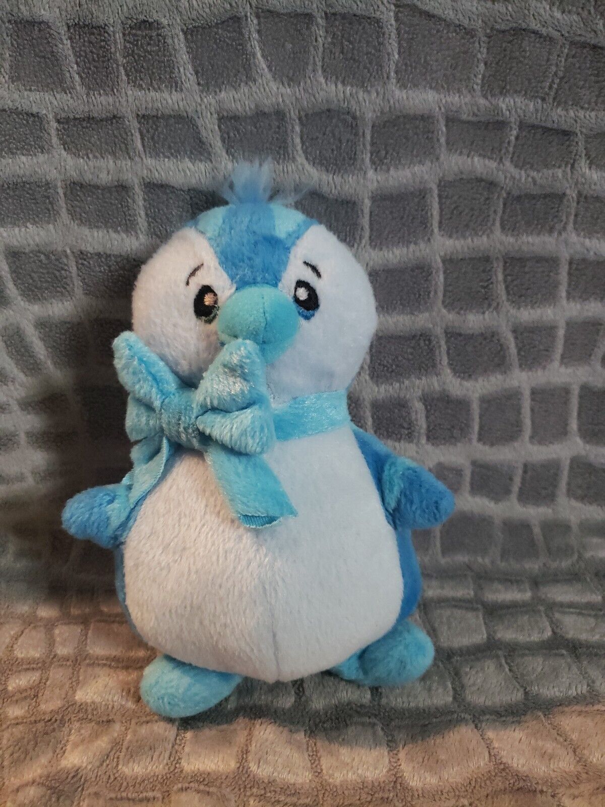 Neopets Electric Bruce 2003 Two Tone Blue Penguin 7"